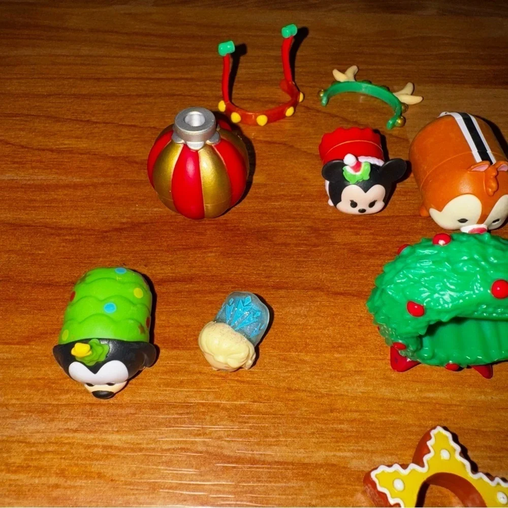 Disney Vinyl Tsum Tsum Large Assorted Lot Mostly Holiday Christmas Tsum Tsums